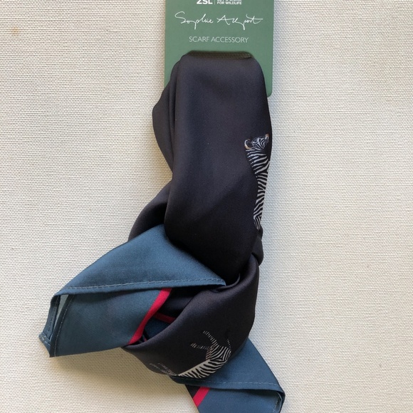 New Zebra square scarf - Picture 3 of 3